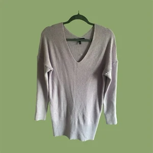 White House Black Market Pullover Women’s L Lavender V Neck Preppy Sweater - Picture 1 of 15