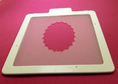 Lindahl  4.5X4.5" Large vertical Oval creative High key Portrait Vignette Mask - Image 1 of 4