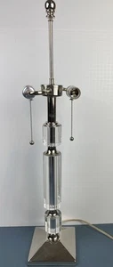 Plexiglas und Silber Chrom Doppelleuchte Lampe 29,5 "hoch mit 6" quadratischem Sockel - Bild 1 von 14