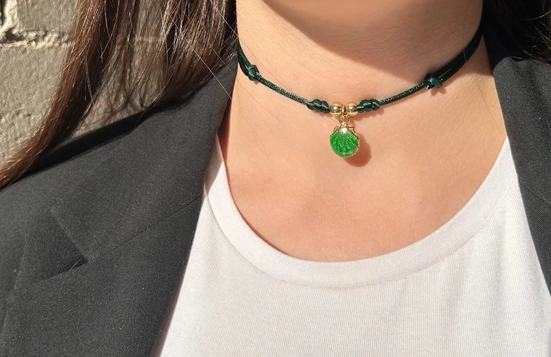 Collana girocollo choker verde conchiglia smalto verde donna ragazza - Immagine 1 di 4
