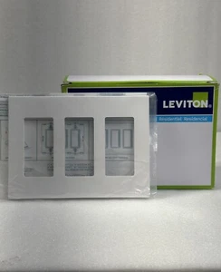 Leviton 80311-S White 6.38-in. x 4.5-in. 3-Gang Decora Plus Screwless Pack Of 10 - Picture 1 of 5