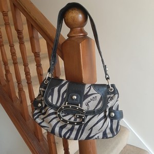 Las mejores ofertas en Bolsos y carteras GUESS a Rayas para mujeres | eBay