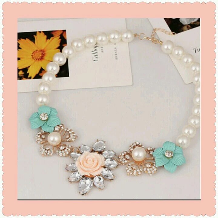 Nuevo Damas Destacado Pechera Flor Cristal Perla Hermoso Collar Boda Regalo Foto 1 de 1