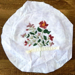 Embroidered LACE BOUQUET on Fabric Ready for Hoop/Frame 9-10" Cottagecore VTG? - Picture 1 of 3