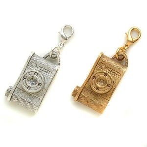 John Wind Charm Retro Fotocamera per Collana o Bracciale Londra Gioielli Maximal Art - Foto 1 di 3