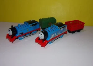 Thomas & Friends TrackMaster Thomas #1 Engine Motorized Train Engines x2 w/ Cars - Picture 1 of 4