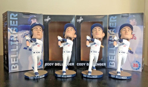 NEW CUB ~ Factory Flawed NO RETURNS - 2017 Cody Bellinger Rookie Bobblehead SGA Cover