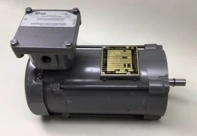 Baldor VM7009A Motor .75HP 3450RPM 3/4 HP 3PH 56C Frame 5/8" Keyed Shaft - Image 1 of 4