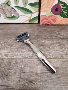 Harry's Razor Handle & 1 Cartridge Chrome Edition New No Box ๐ฅ - Picture 1 of 3