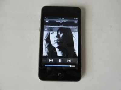 Apple iPod Touch 2nd Generation 16GB MP3 Music Player (3036songsMB531LL) - Image 1 of 4