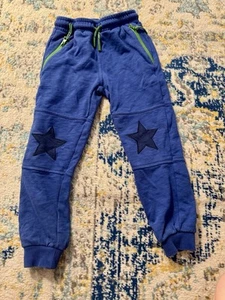 Mini Boden Warrior Knee Joggers Sz 6Y Zip Pockets Star Knee Patches Drawstring - Picture 1 of 5