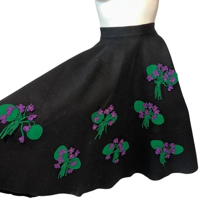 Falda De Colección Años 50 Negra Fieltro Lana Circular Falda Púrpura Apliques Floral Para Mujer XS Foto 1 de 4