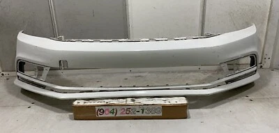 Cubierta de parachoques delantero genuina completa OEM 2015-2017 Volkswagen Jetta Foto 1 de 4