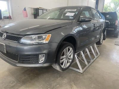 Used Fuse Box Engine fits: 2014 Volkswagen Jetta gli engine compartment Grade A - Image 1 of 4