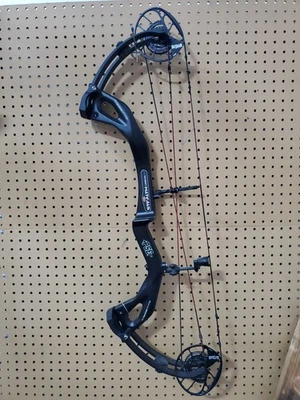 Arco compuesto negro para diestros PSE Carbon Air Stealth RH 60 25 a 30,5 Foto 1 de 2