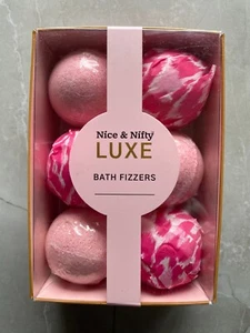 New Sealed Nice & Nifty Luxe Rose & Honeysuckle Pretty Pink Bather Fizzer Bombs - Bild 1 von 1