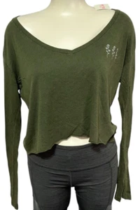 Victoria Secret PINK Women's Size S V-neck Cropped T-shirt Green Shirt Roses NWT - Picture 1 of 11