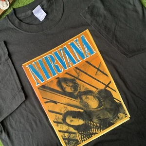 Nirvana Kurt Cobain Grafik T-Shirt Gildan Heavyweight Gr. XXL Deadstock - Bild 1 von 8