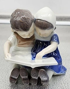 Bing & Grøndahl Porcelain Figurine Children Reading Denmark Collectible #1567 - Picture 1 of 10