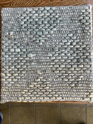 Alfombra Surya Trace 17” X 17,5” tejido marrón y verde 100 % cara de yute nueva Foto 1 de 3