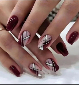 24 PCS FALSE NAILS - DARK RED - GLITTERY STRIPE - SHORT SQUARE - NAIL FITTING - Picture 1 of 6