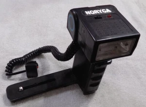 NORYCA FLASH mit L Halterung Halterung für Kleinbildkamera * batteriebetrieben * FUNKTIONIERT - Bild 1 von 10
