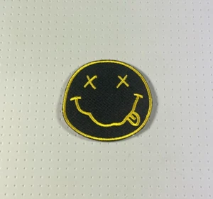 NIRVANA Rock Band Smiley Face Logo Patch Musica 1,9" - Foto 1 di 1