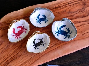 Florida Clam Shell Trinket Dish with Crab - Beach Decor - Red, Blue, Black - Picture 1 of 11