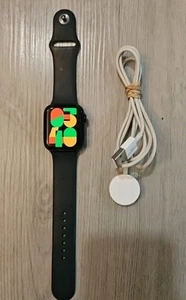 Apple Watch SE (2nd Gen) GPS + LTE 44mm Smart Watch Midnight Aluminum Case - Photo 1 sur 8