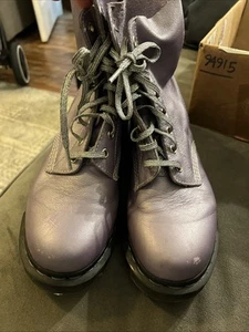 Dr. Martens Pascal Lavender Leather Lace-Up Combat Boots women’s Size 9 - Picture 1 of 7