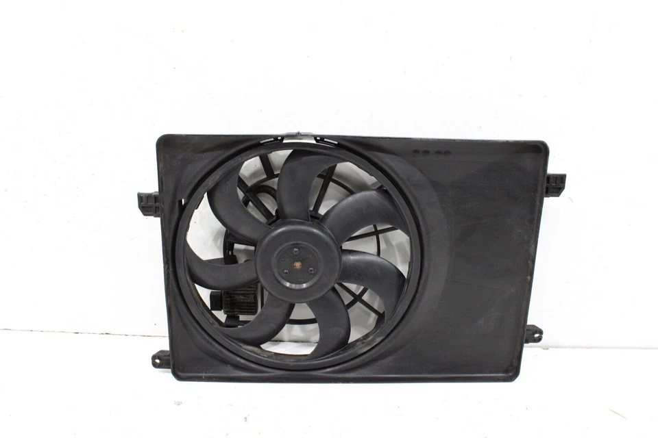 2017-2022 KIA SPORTAGE AWD 2.4L ENGINE RADIATOR COOLING FAN SHROUD W/ MOTOR OEM - Image 1 of 4