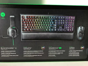 Razer All-Star Gaming Bundle ORNATA Keyboa + VIPER + BLACKSHARK X + GIGANTUS XXL - Picture 1 of 12