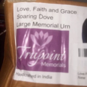 Love Faith & Grace Soaring Dove Large Cremation Urn for Human Ashes & Velvet Bag - Bild 1 von 2