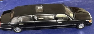 sun star 1/18 1999 lincoln town car stretch limousine - Picture 1 of 14