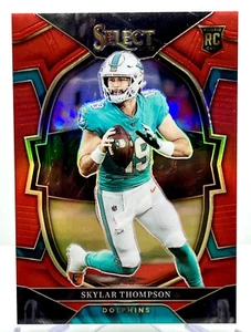 2022 Panini Select SKYLAR THOMPSON Rookie Concourse Red Prizm /99 #96 RC SP - Foto 1 di 2