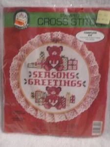 Colortex Stamped Cross Stitch Kit SEASONS GREETINGS Christmas bears hoop 10 1/2" - Picture 1 of 5
