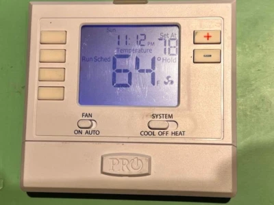 T705 DIGITAL PROGRAMMABLE THERMOSTAT - Image 1 of 3