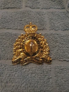 RCMP Sweetheart Badge Royal Canadian Mounted Police Blue Metal Crown Pin - Picture 1 of 3