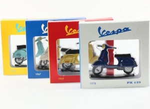 Set of 4 reproductions of Vespa scooters in 2D vintage motorcycle car collection - Picture 1 of 10