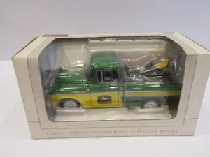 SpecCast Limited Edition 1/24 John Deere 1957 Pickup Truck With Lawn Tractor NEW - Picture 1 of 11
