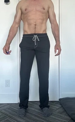 Pantalones deportivos Sauvage para hombre talla pequeña negros hechos en EE. UU. Foto 1 de 4