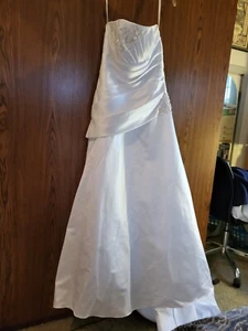 Davids Bridal Wedding Dress Size 8 White Satin Embroidered Beaded T9568 - Picture 1 of 7