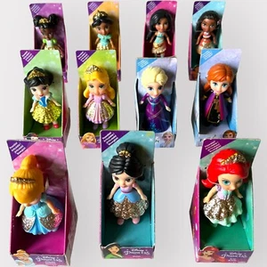 Disney Prinzessin bewegliche Mini-Puppe Kleinkind Miniatur 3,5" Figur Variationen - Bild 1 von 10