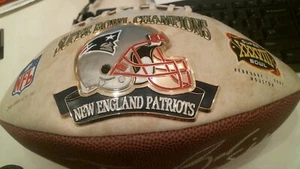 Teddy Bruschi signiert New England Patriots Super Bowl XXXVIII Gedenkball - Bild 1 von 2
