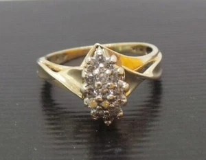 STUNNING 10K YG LADIES DIAMOND CLUSTER RING .25 tcw SZ 6.75  G122736  2.94 grams - Picture 1 of 10