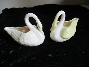 Vtg BELLEEK Ivory Yellow & Green Porcelain Swan PAIR #0857 Green Mark Ireland - Picture 1 of 6