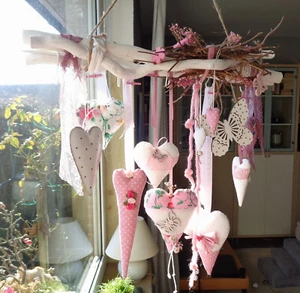 Asthänger Fensterdekoration Shabby Holzasthänger mit Stoffherzen Landhaus rosa - Bild 1 von 10