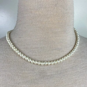 Vintage White Glass Faux Pearl Bead Necklace 18.5" - Picture 1 of 7