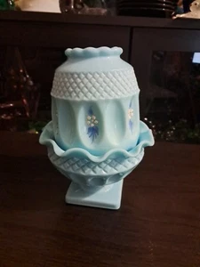 Lámpara de hadas Westmoreland vintage pintada a mano margarita azul vidrio de leche - Imagen 1 de 10