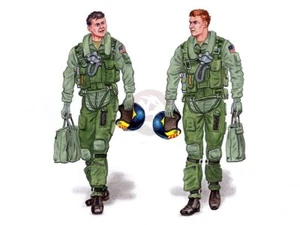 Plus Model 1/32 F-14 Tomcat Pilots Crew Walking w/Helmets & Bags (2 Figs) AL3005 - Picture 1 of 1